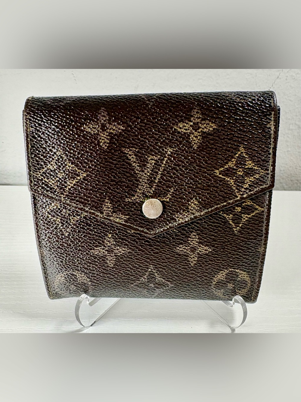 Louis Vuitton Monogram Elise Compact Wallet. 1989 Vintage!